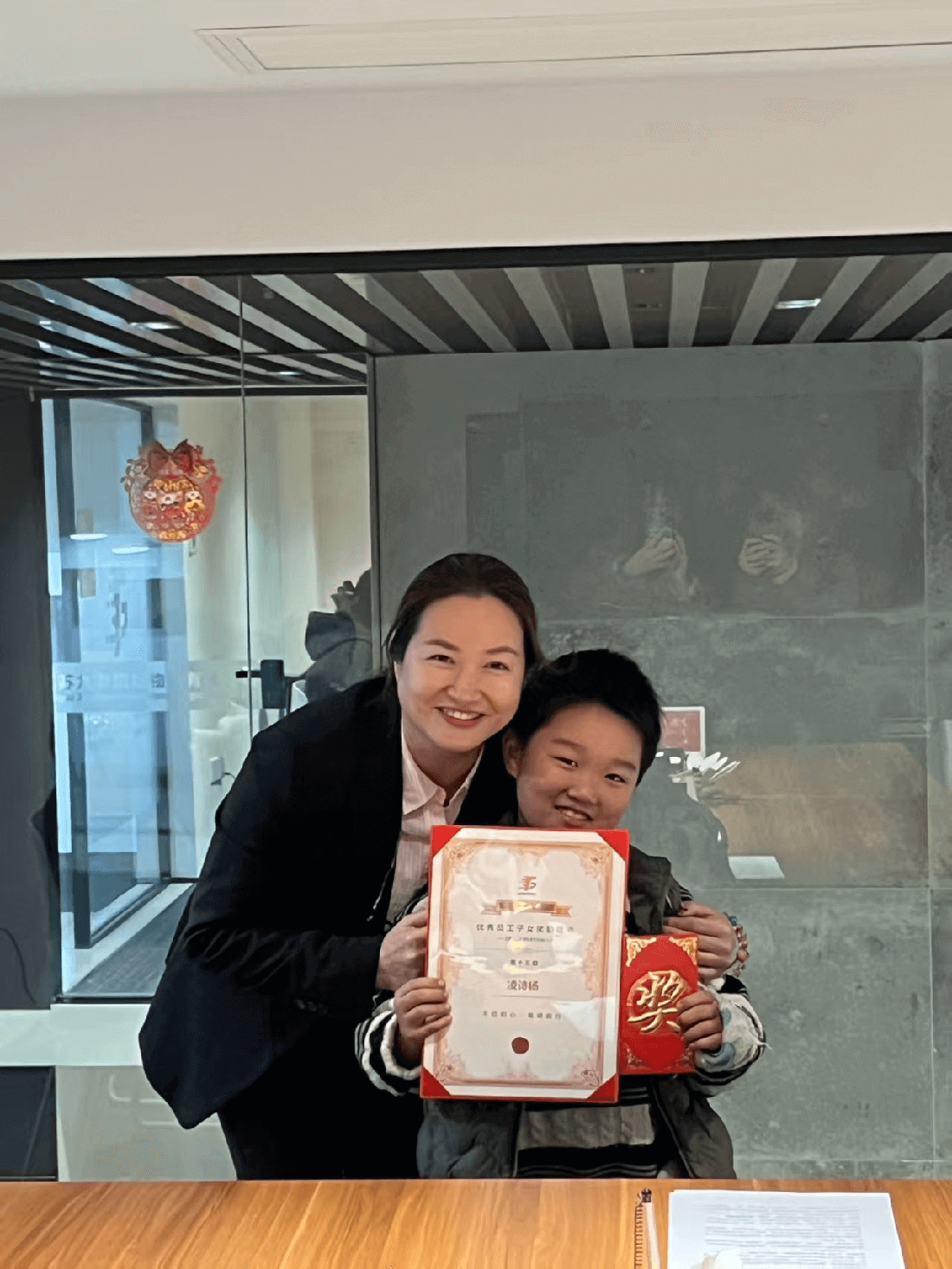 07 手をつないで夢を追いかける～第15回優秀社員児童賞