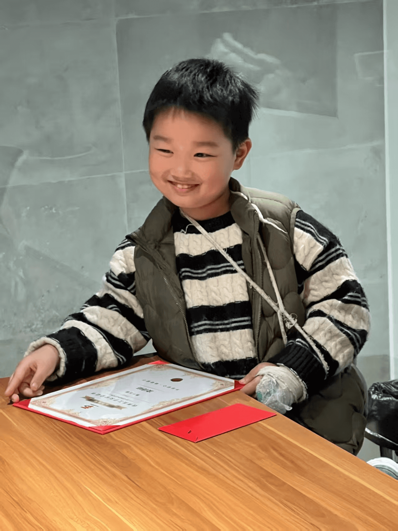 13 手をつないで夢を追いかける ― 第15回優秀社員児童賞