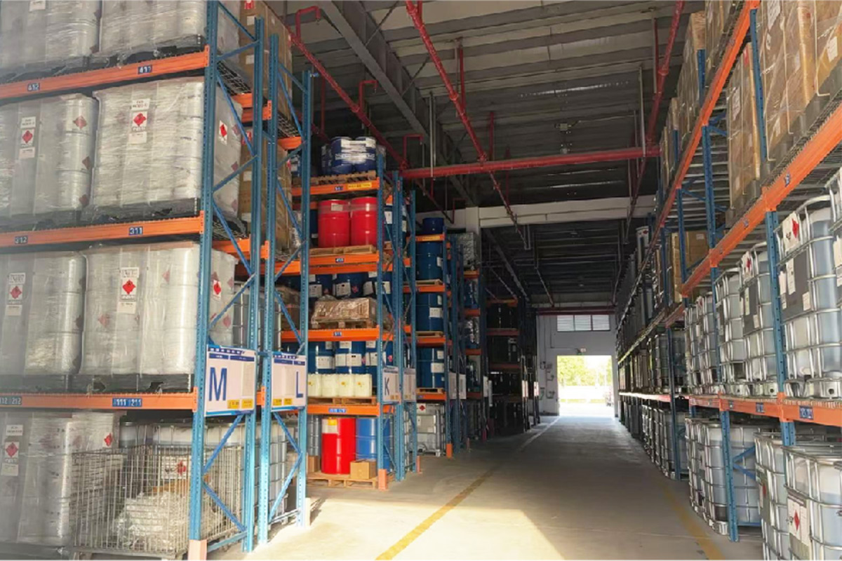 Dangerous-Goods-Warehouse-Assists-Customers-In-Storing-Dangerous-Goods